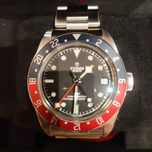 Tudor black bay gmt pepsi - black,